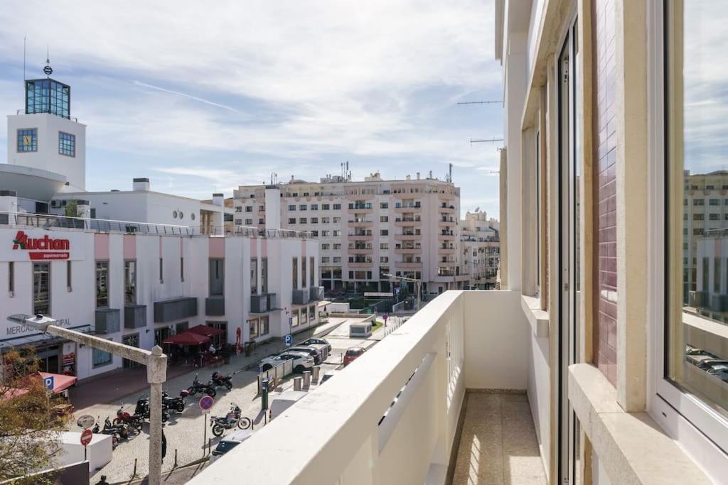 Modern & Bright - Faro Mercado Apt 22 Exterior photo